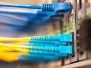 Qual è la finestra di input/output ottico più comunemente utilizzata per pannelli in fibra ottica